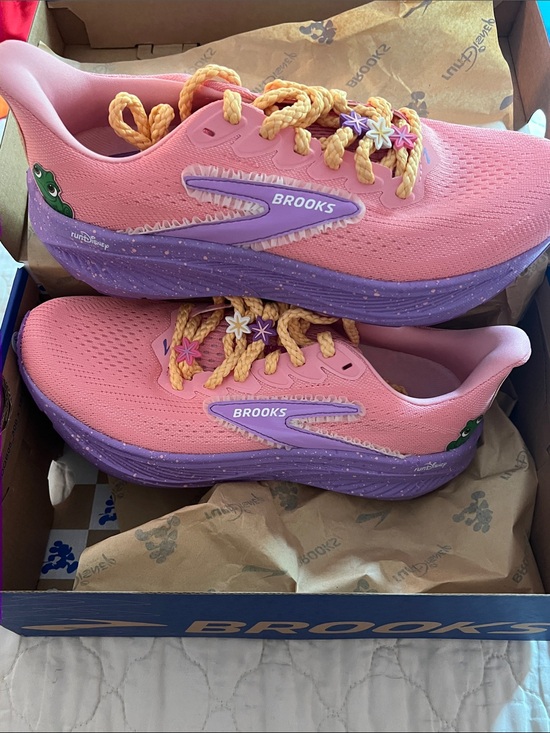 Brooks Shoes - Brooks Ghost 17 runDisney Rapunzel Sneakers 💜 Pink Purple Princess Shoes NEW